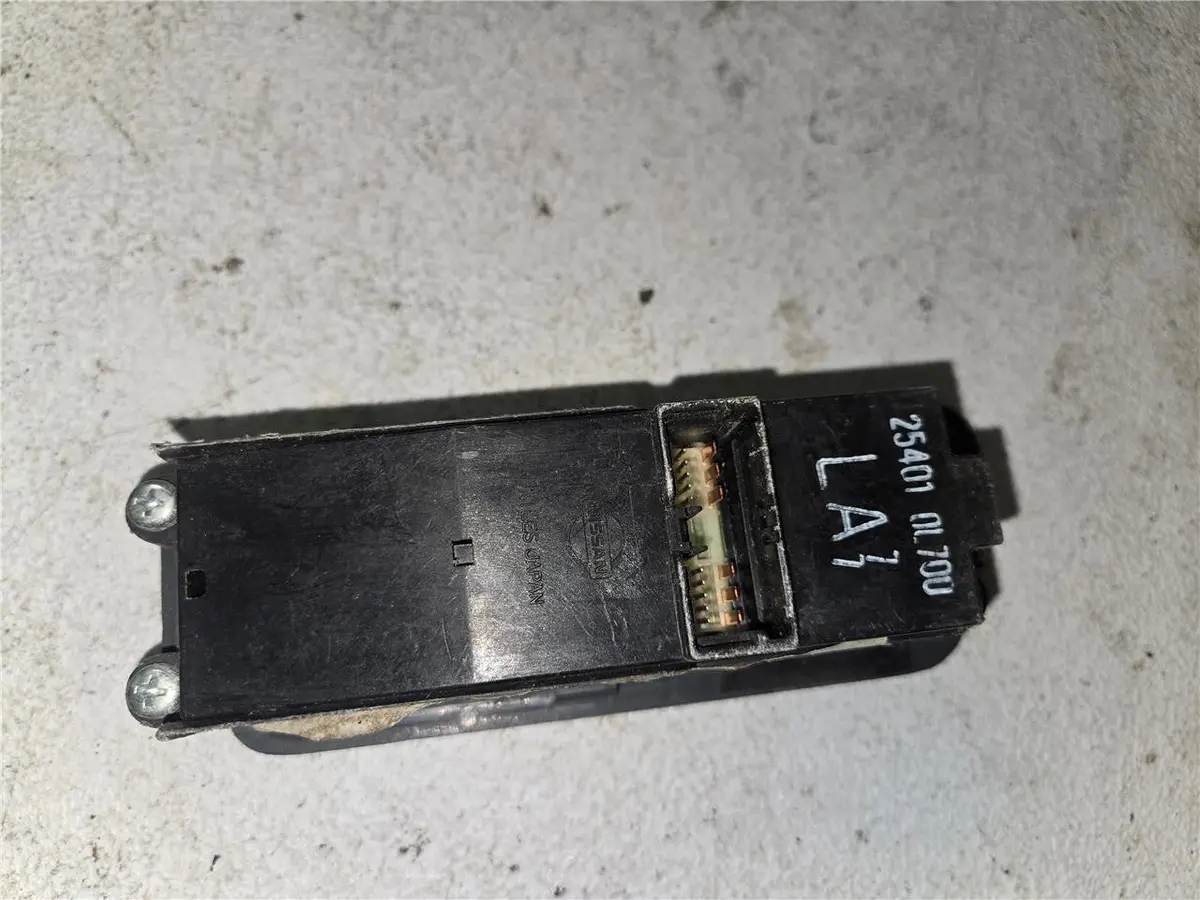 1997 - 1999 Nissan Maxima Drivers Side Left Master Window Switch 25401 0L700 Oem 1