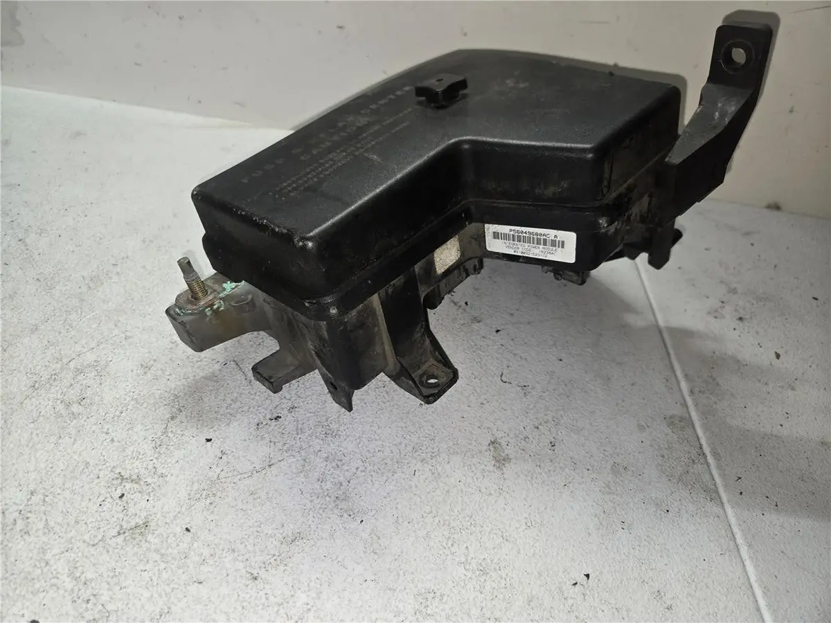 2002 - 2005 Dodge Ram 5.7L Fuse Box & Front Control Module P56049680ac Oem 1