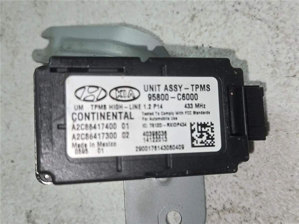 2016 - 2018 Kia Sorento Tpms Tire Pressure Control Module 95800 C6000 Oem 1