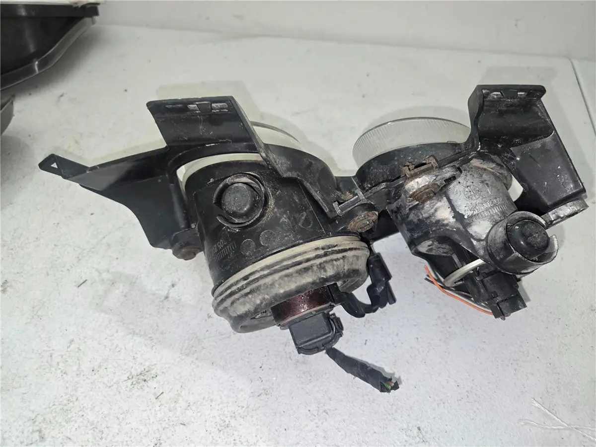 10 - 13 Mercedes W212 E350 Front Right Side Bumper Fog Light 0 305 086 002 Oem 1