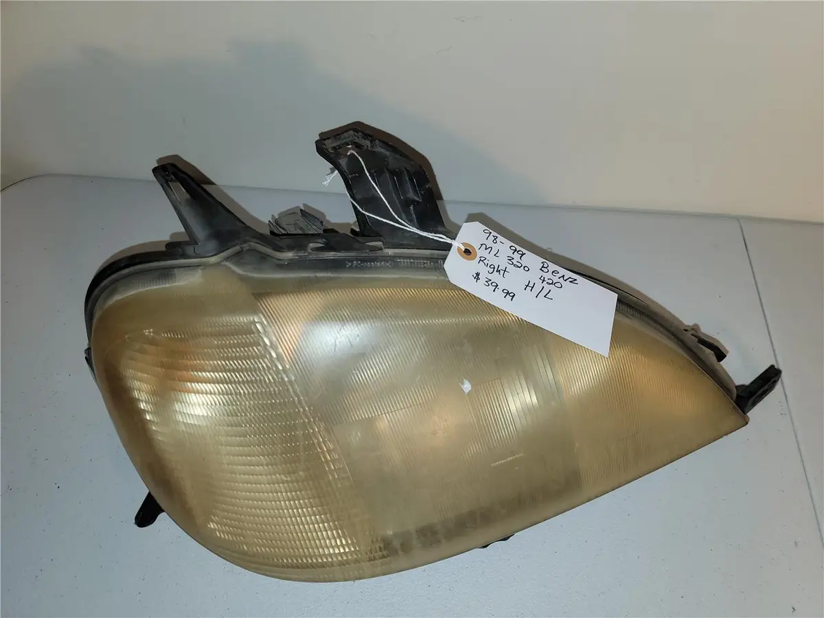 1998 - 1999 Mercedes-Benz Ml 320 420 Right Headlight Oem 1