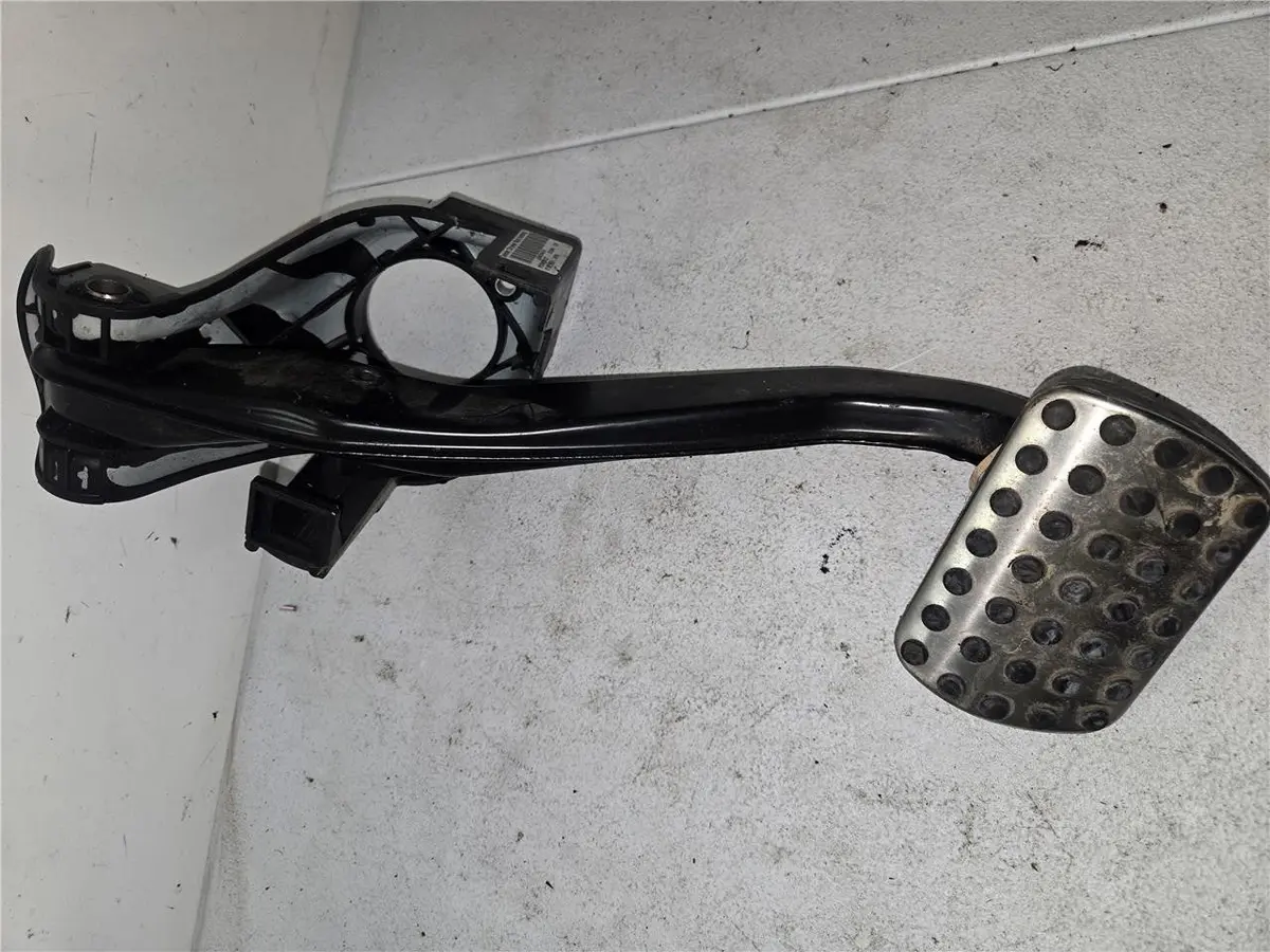 2008 - 2014 Mercedes-Benz W204 C300 C350 C-Class Brake Pedal A2042906301 Oem 1