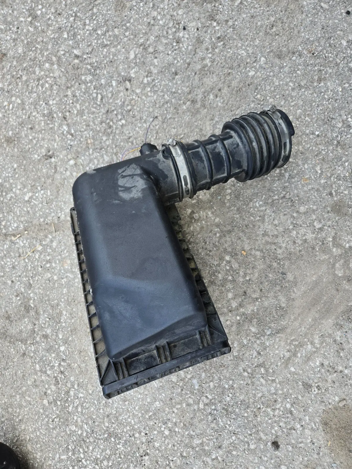 10 - 2019 Ford Taurus 3.5 Turbo Air Intake Box Assembly Mass Airflow Sensor Oem 1