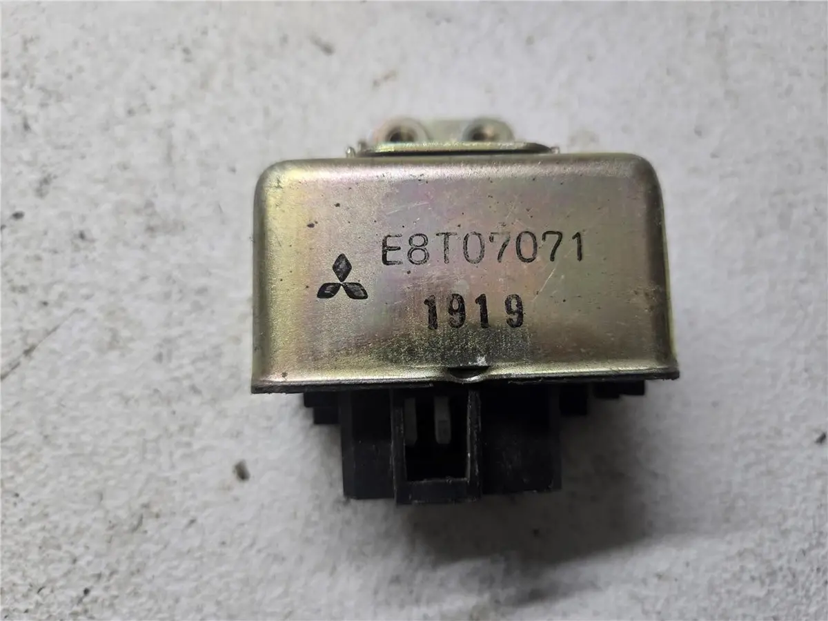 1990 - 1994 Mitsubishi Eclipse Eagle Talon Laser Fuel Pump Relay E8t07071 Oem 1