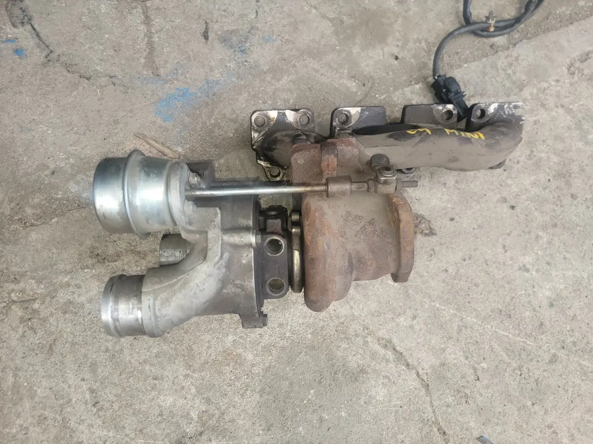 07 - 10 Mini Cooper S 1.6 Jcw Turbo Charger Assembly Exhaust Manifold Oem 1
