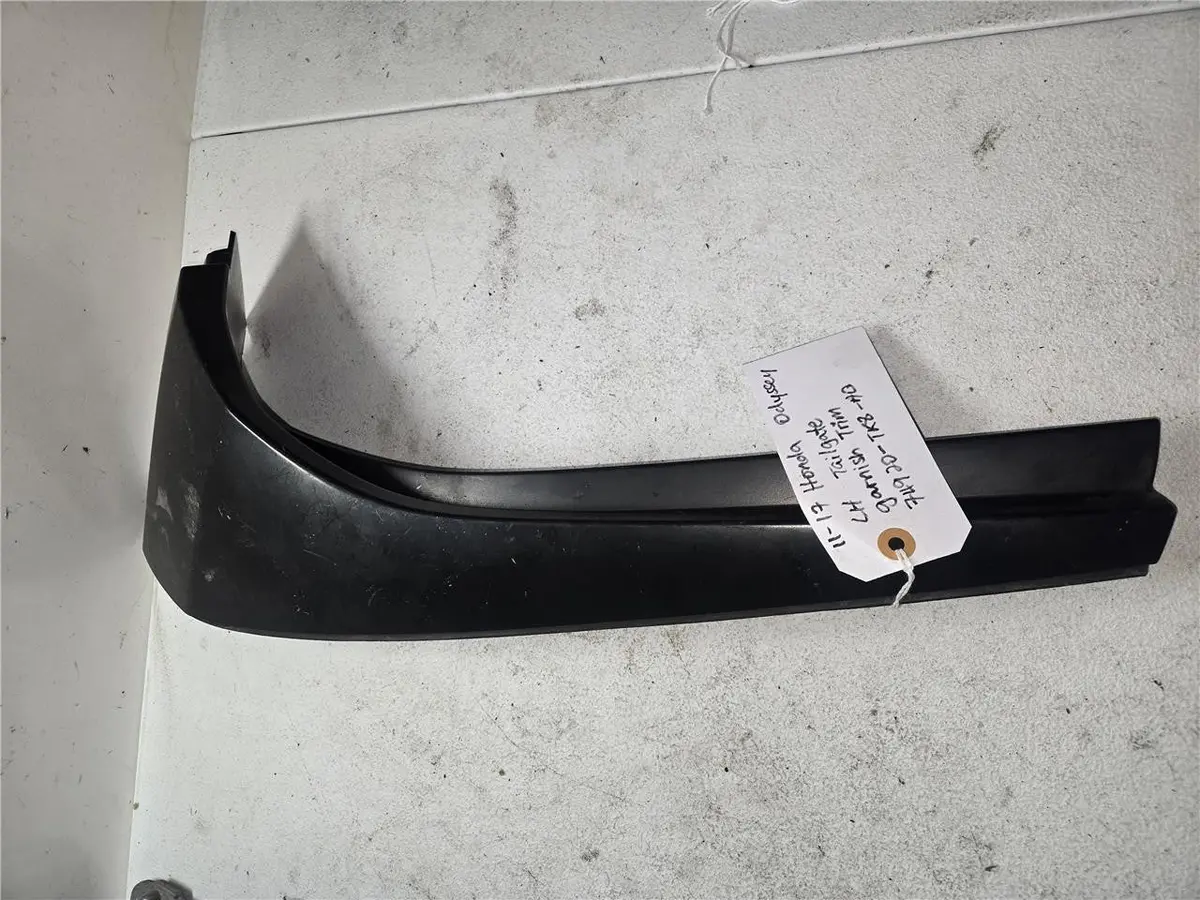 2011 - 2017 Honda Odyssey L/H Tailgate Garnish Trim 74920-Tk8-A0 Oem 1