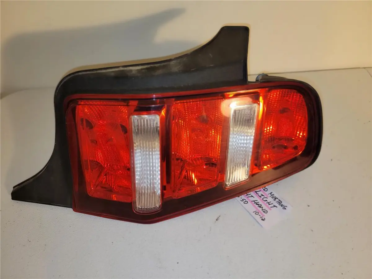 2010 - 2012 Ford Mustang Tail Light Right Hand Ar33 - 13B504 - A Oem 1