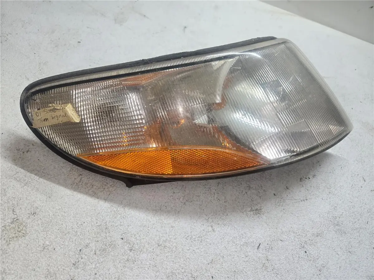 2001 Saab 9-3 L/H Side Turn Signal Light 4676458, 4240354 Oem 1