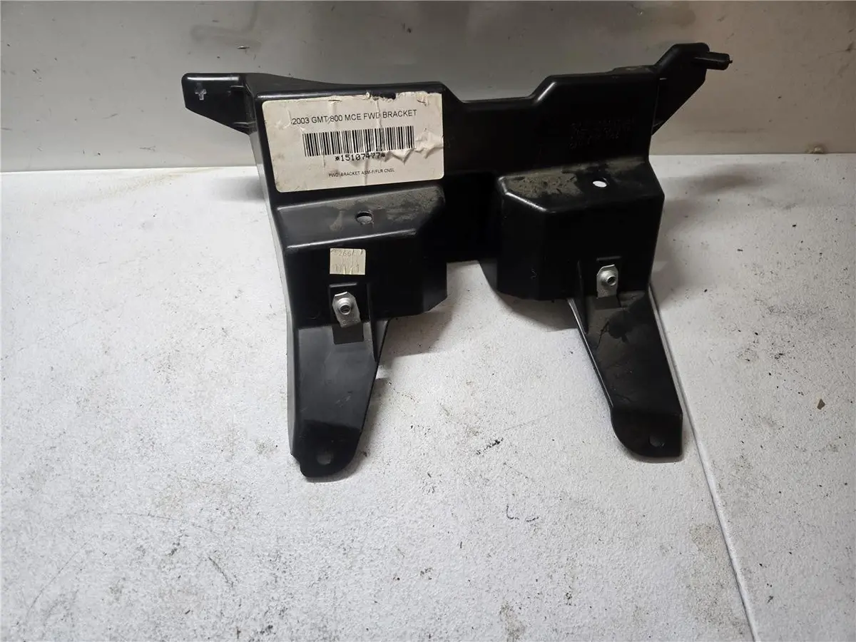 1999 - 2006 Silverado Sierra Tahoe Yukon Front Console Bracket 15107477 Oem 1