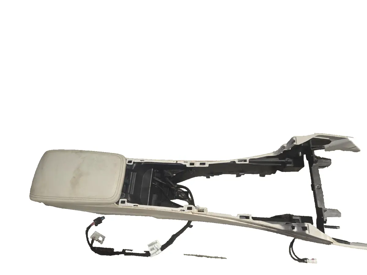 2014 - 2018 Mercedes W117 Cla45 Cla 250 Rear Vent Center Console Armrest  Oem 1