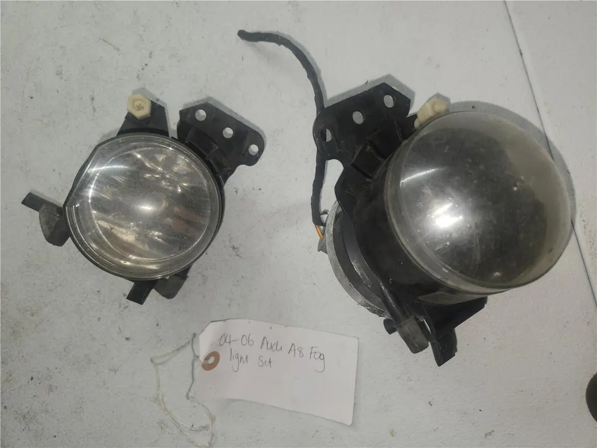 2004 - 2006 Audi A8 Fog Light Set 616.01.000.00 Oem 2