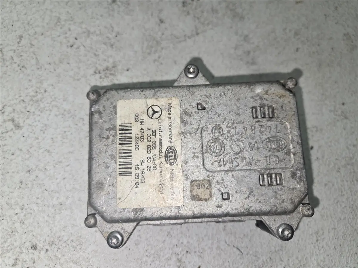 2005 - 2008 Mercedes W211 E350 R350 Cls Headlight Module Hid A 002 820 60 26 Oem 1