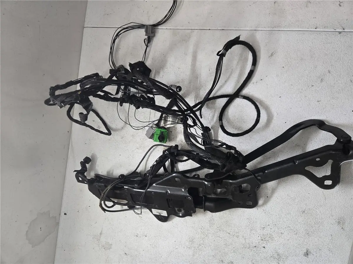 06-13 Volvo C70 Convertible L Rear Deck Lid Hinge Lock Bracket 09466636011 Oem 1