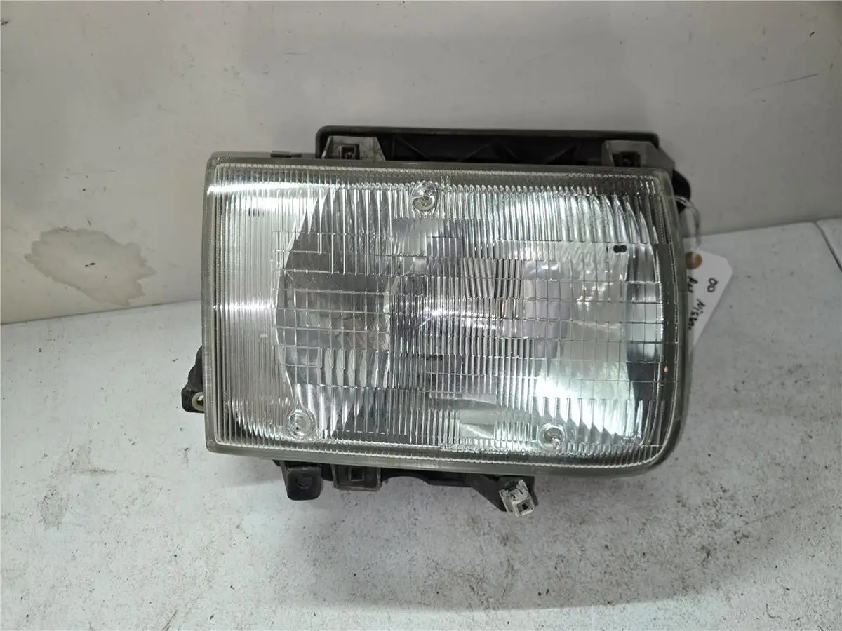 2000 Nissan Pathfinder Right Headlight 260102W625, Ni2503127 Oem 1