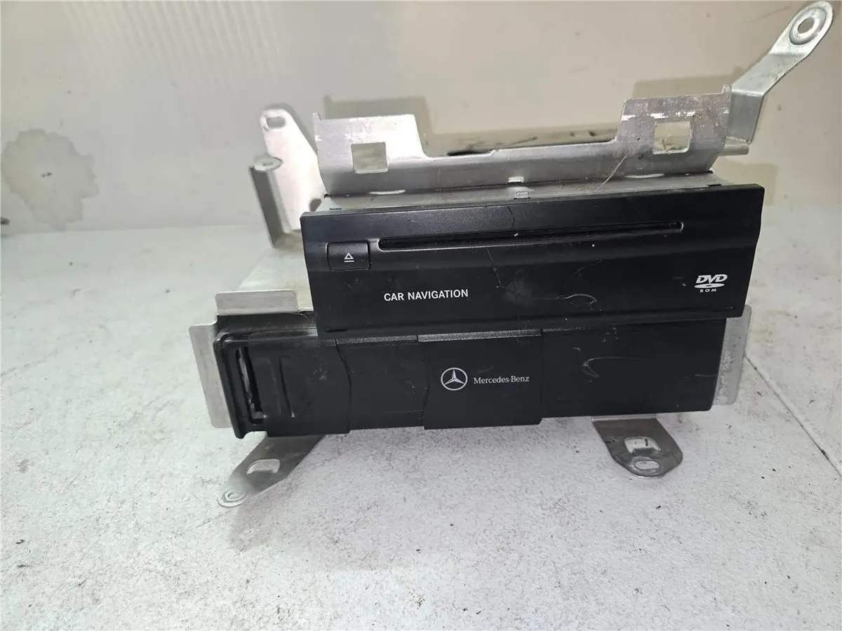 03-06 Benz W220 C230 S430 Cd Changer 6 Disk Player Mc3330, A 220 827 46 42 Oem 1