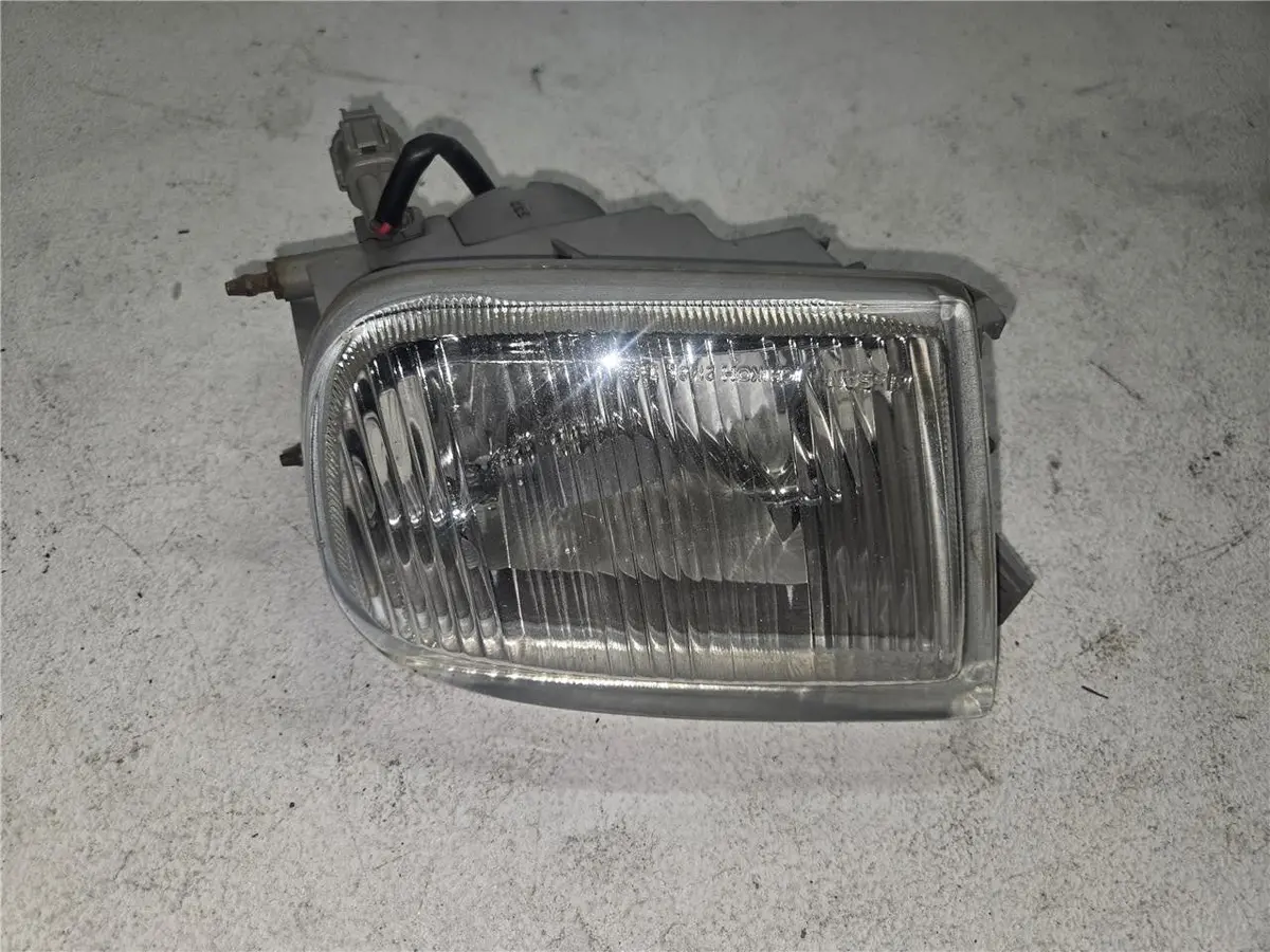 1995 - 1996 Nissan Maxima L/H Drivers Side Fog Light Lamp Assembly Oem 1
