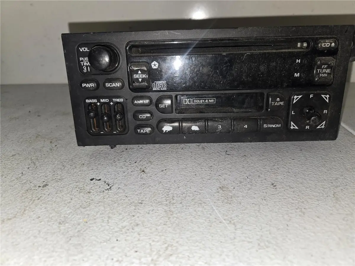 1987 - 2002 Dodge Jeep Chrysler Radio Cd Cassette Player P04704383af Oem 1