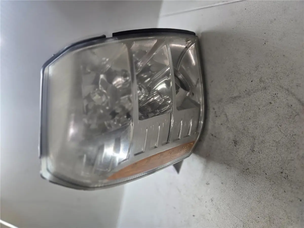 2008 Escalade Right Headlight Hid H/L, W Broken Tab Gm 2503348-2 Oem 1