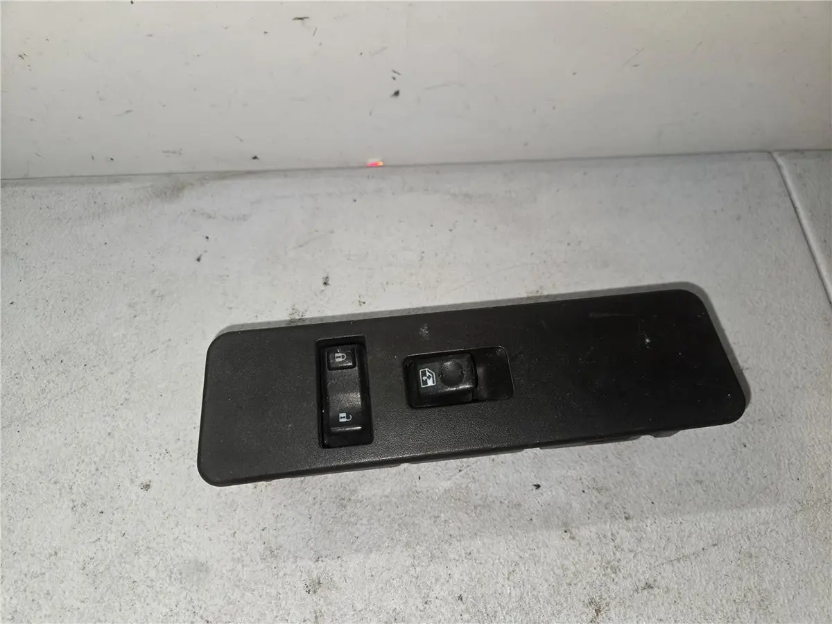 2003-06 Tahoe Denali Silverado Passenger Right Side Window Switch 15191372 Oem 1