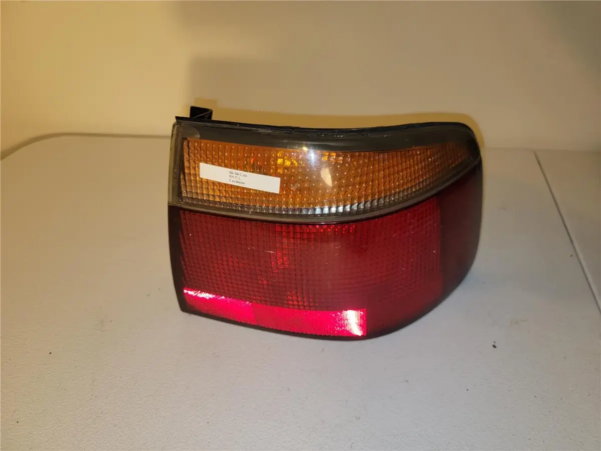 1998 - 2004 Cadillac Sts  Sls  Right Tail Light Pn#16524210 Oem 1