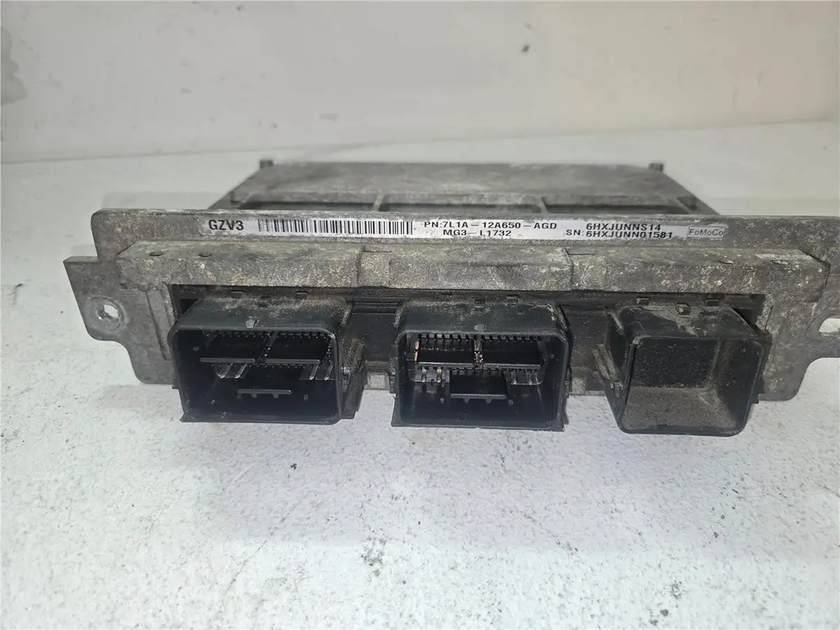2007 - 2008 Ford Expedition 5.4L Engine Control Unit Ecu 7L1a-12A650-Agd Oem 1