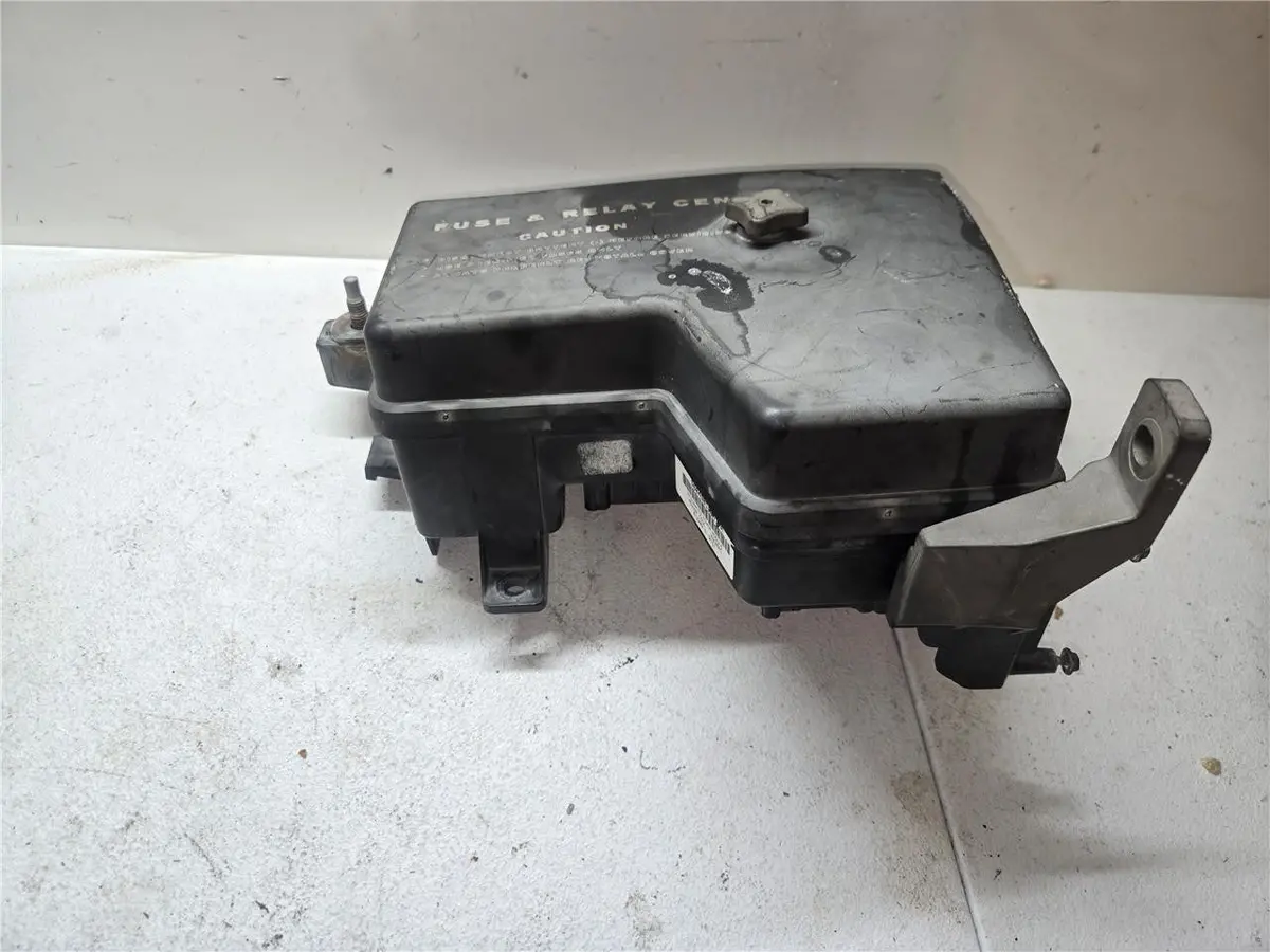 02 - 05 Dodge Ram 1500 5.7 Fuse Box Power Control Module Unit P56049011ai A Oem 1