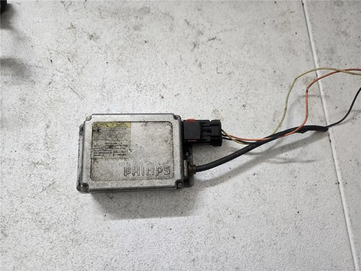 2002 - 2006 Cadillac Escalade Headlight Xenon Ballast Module 10010789 Oem 1