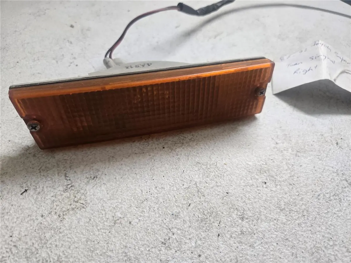 1987 - 1992 Toyota Supra Turn Right Signal 0410-0588 Oem 1