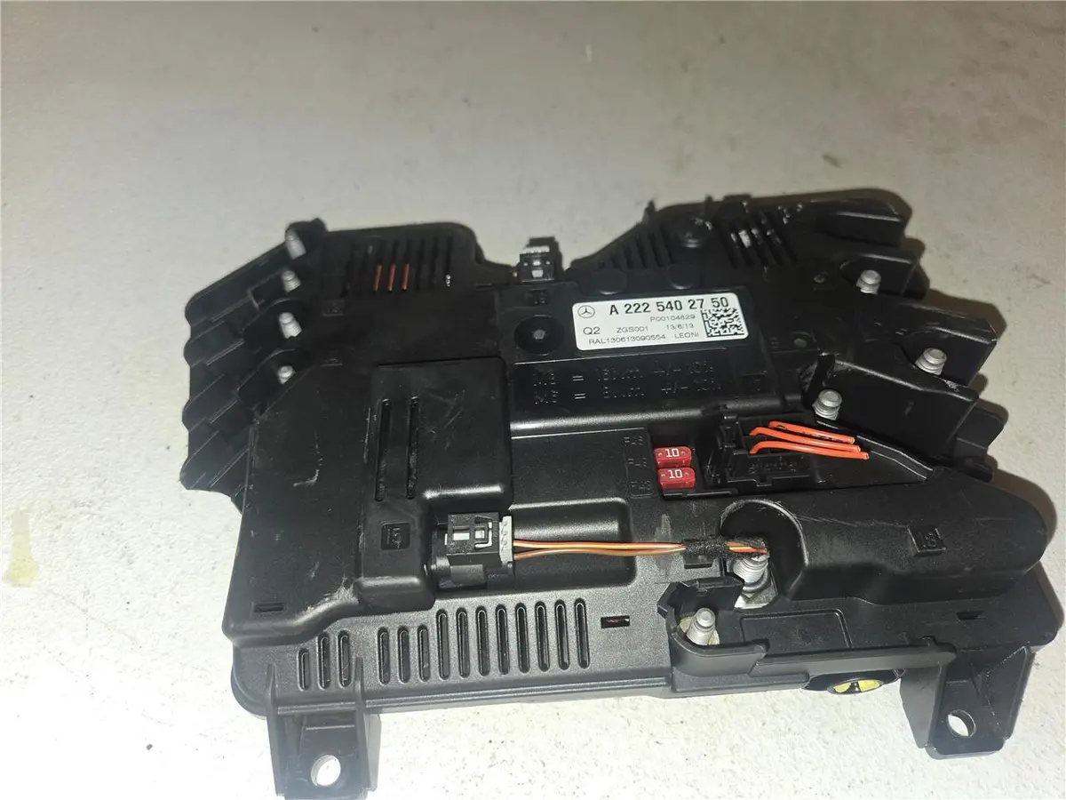 2014 - 2017 Mercedes S550 W222 Rear Truck Power Fuse Relay Junction Box A 222 54 1
