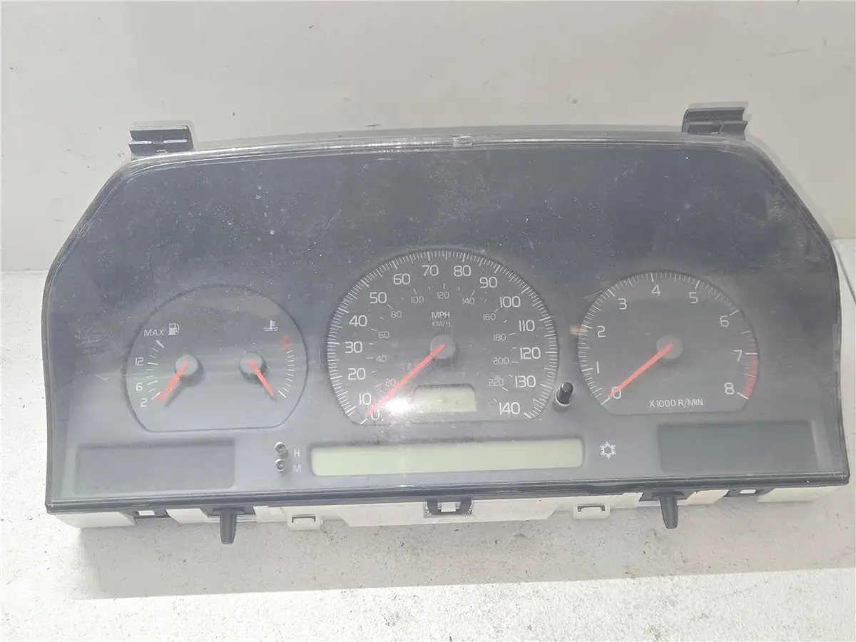 2001- 04 Volvo C70 Coupe Speedometer Instrument Gauge Cluster  9472521 Oem 1