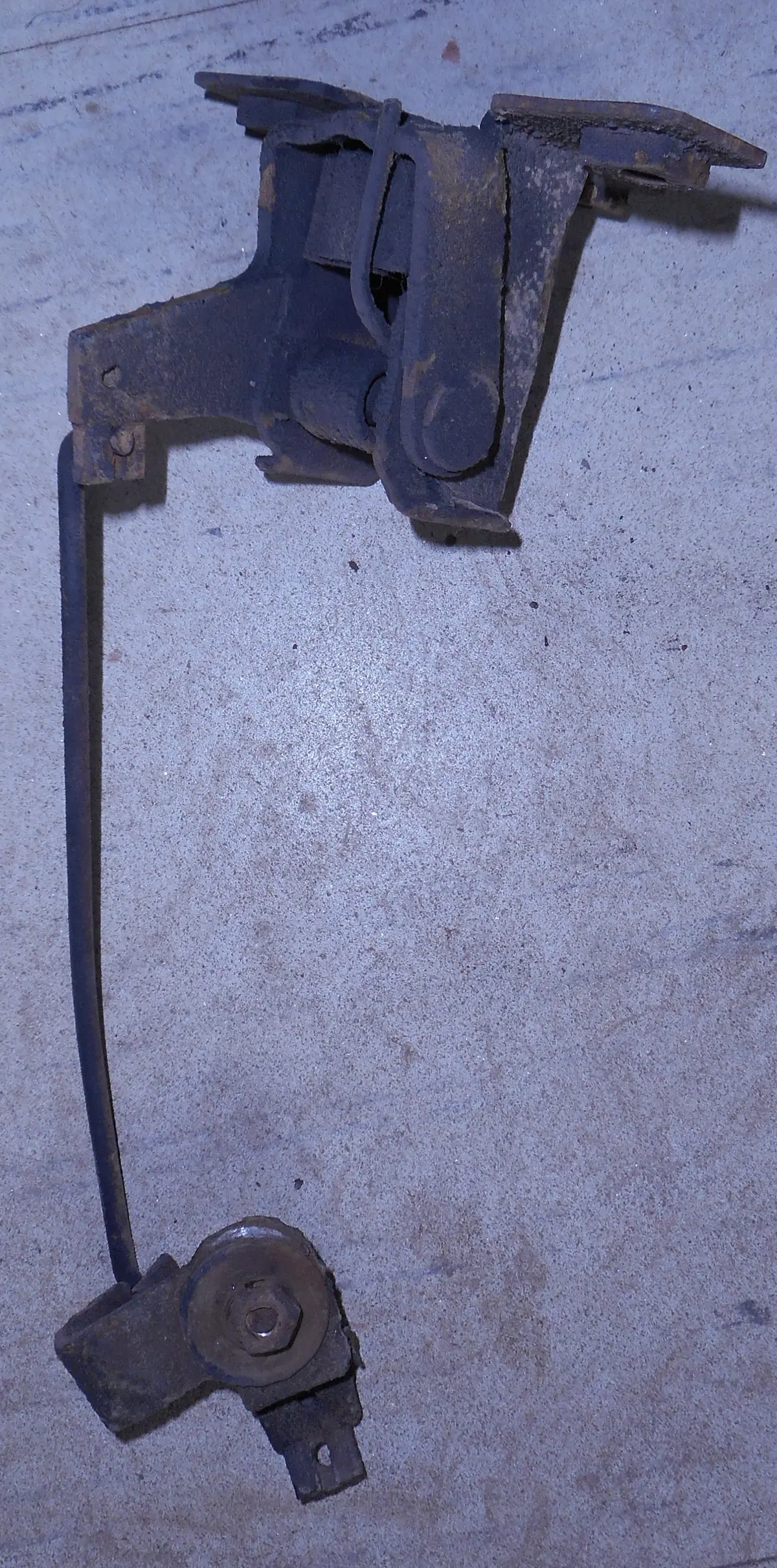 Hood Latch Assmy ,Used 68 69 Cutlass 442 Delta 88 98 1