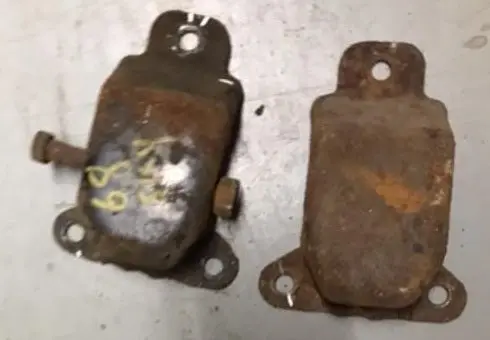 Engine Frame Mount, 350 68-72 Skylark, Used Pair 1