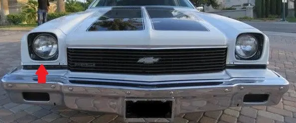 Headlight Panel Lower Molding, Right, Used, 73 Chevelle 1