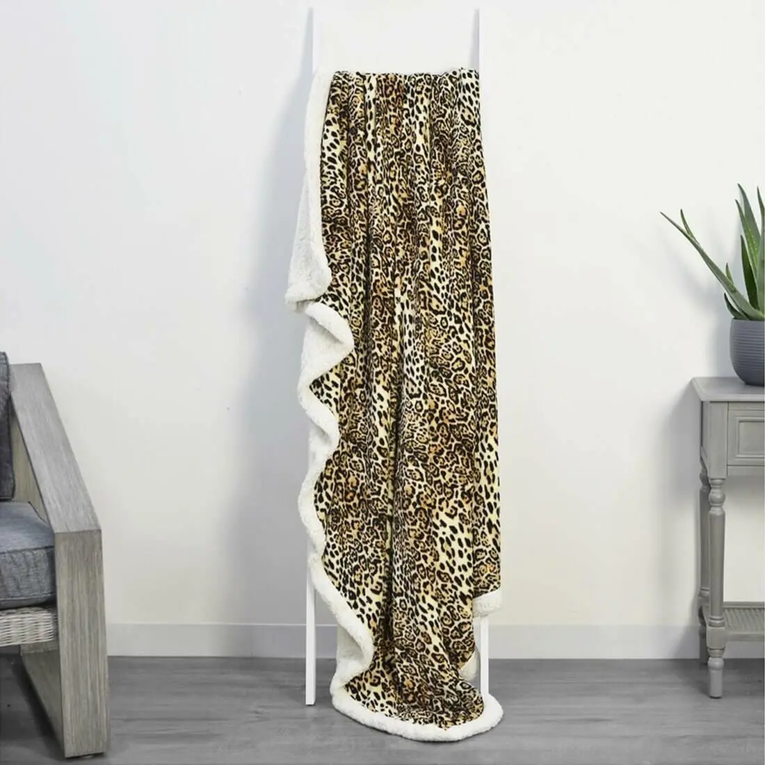 Animal Print Fleece Blanket With Sherpa Trim 2 Sizes 5