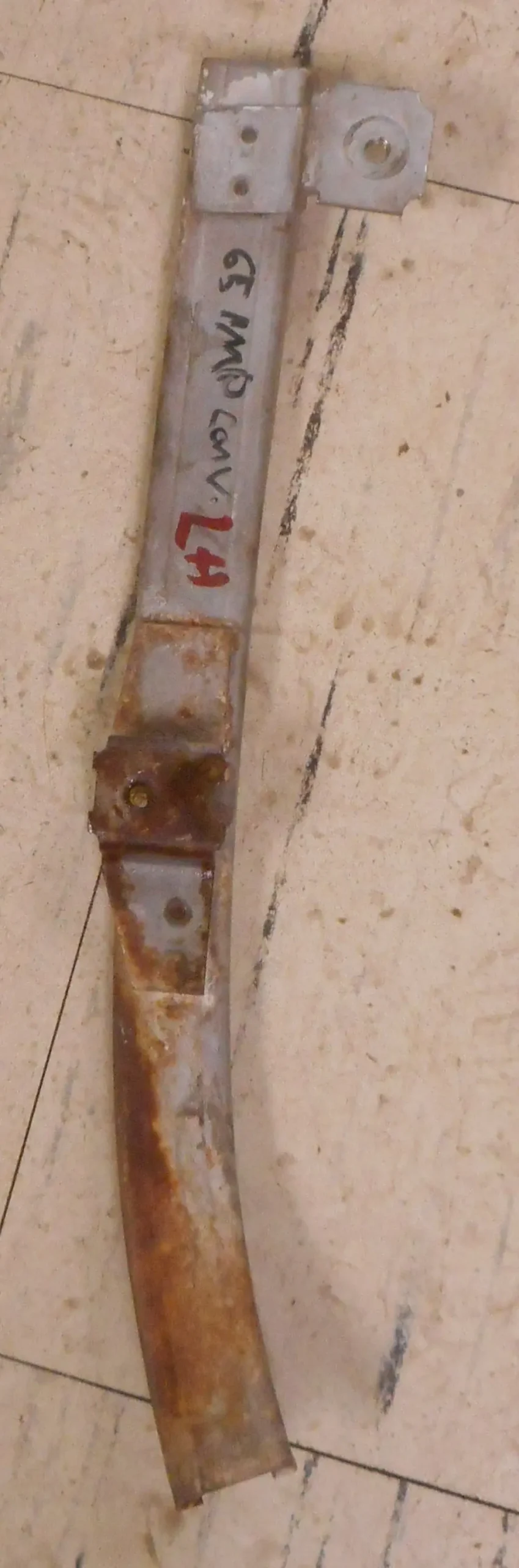 Quarter Glass Rear Track ,Left Conv 65 66 B-Body 1