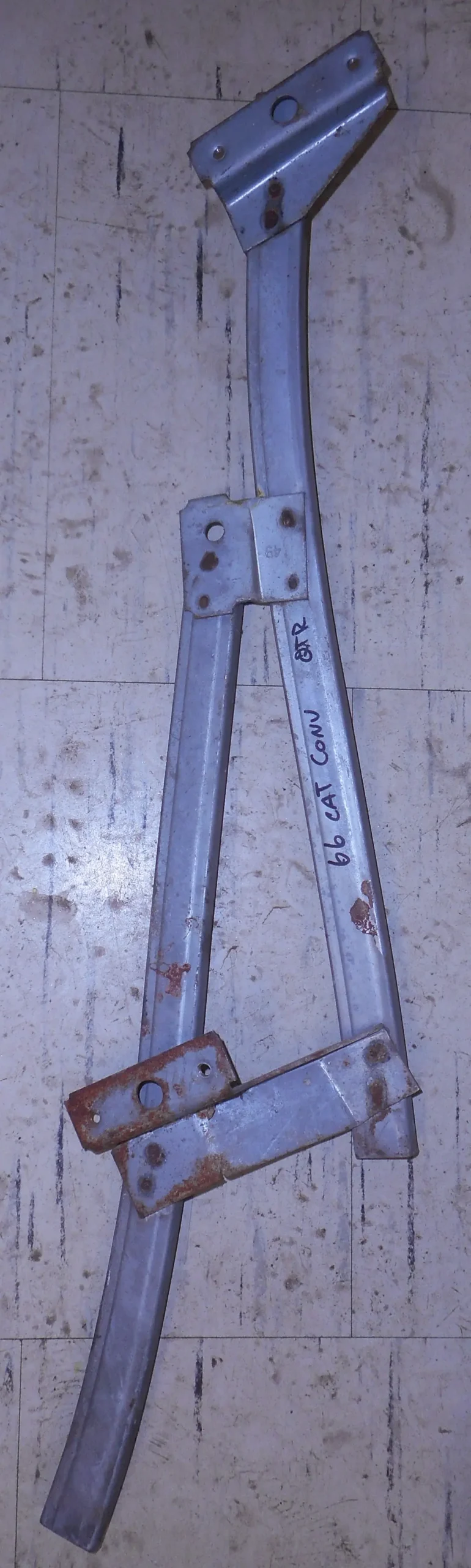 Quarter Glass Front Track Left Conv 65 66 B-Body 1