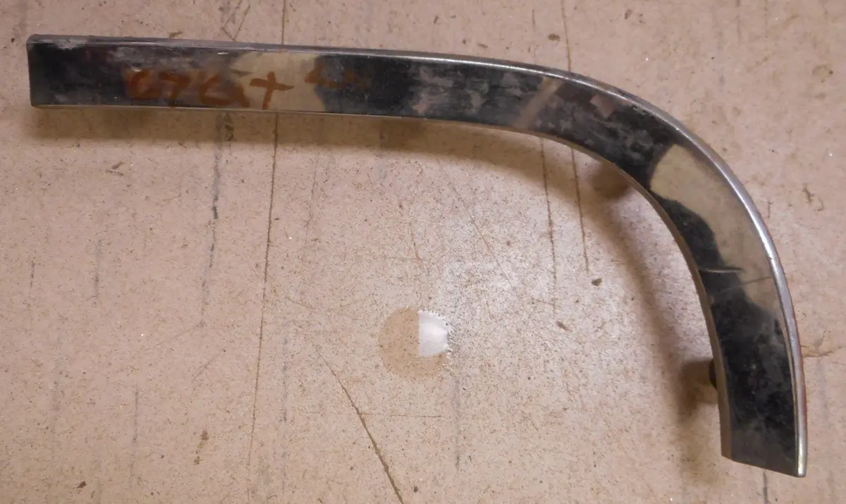 Fender Eyebrow Molding ,Left Used 67 Cutlass 442 1