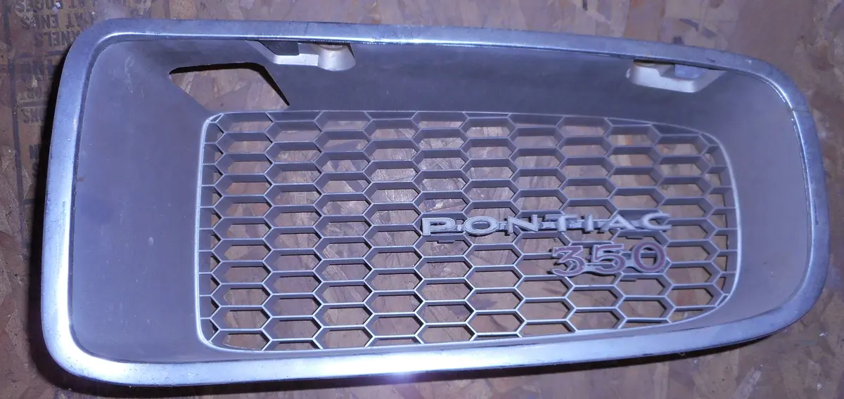 Front Grill ,Left Used 72 Firebird Ta 1