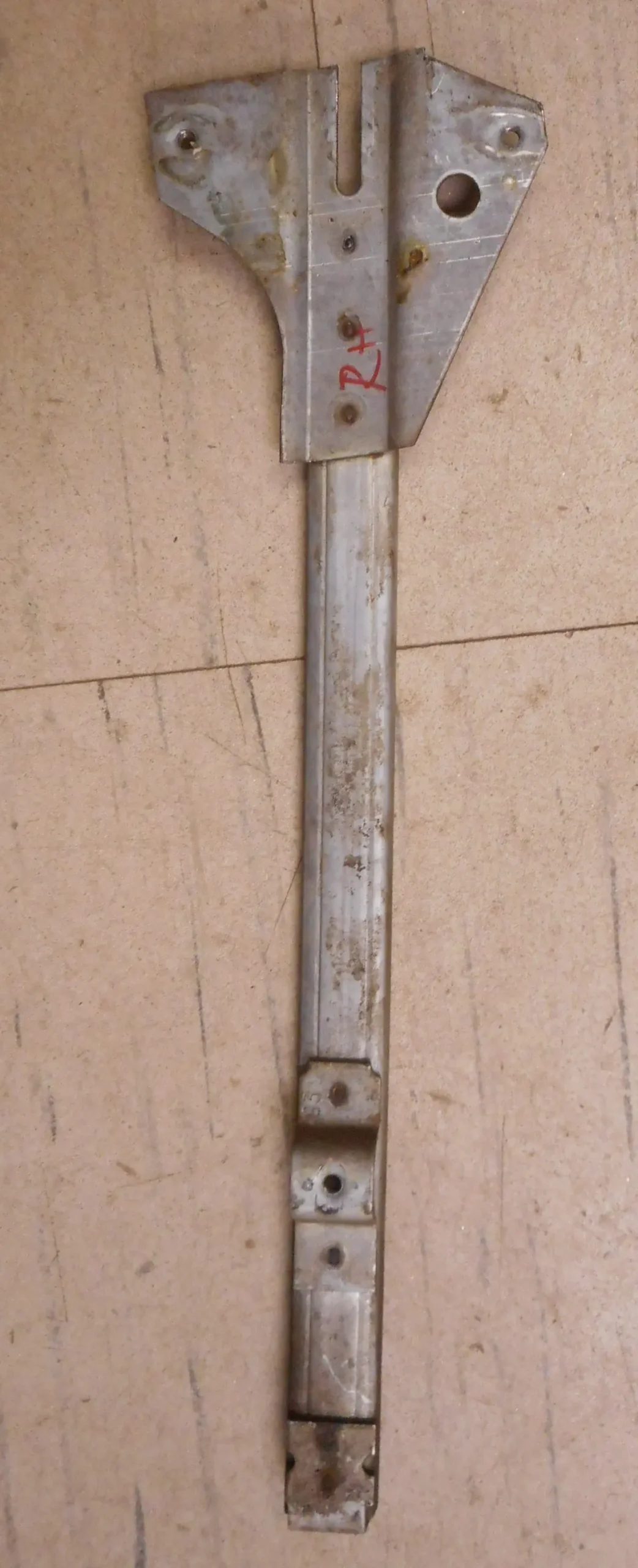 Door Glass Track, Rear Vertical Right Used 69 A-Body 1