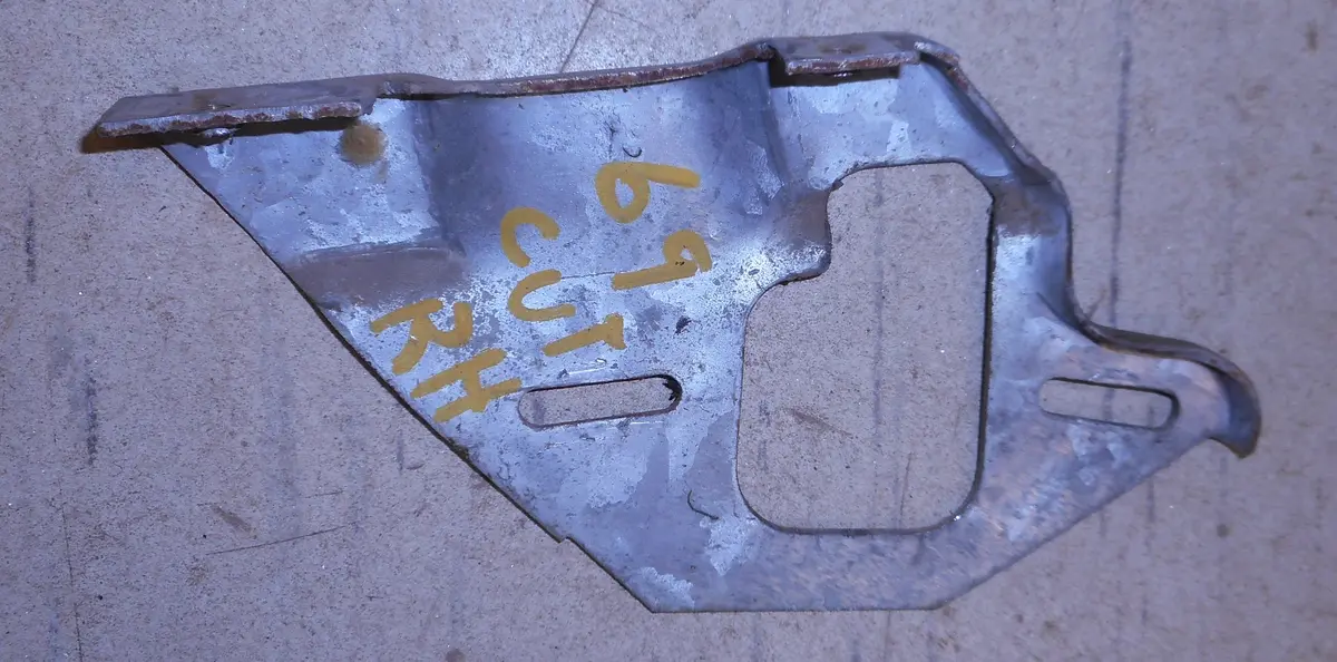 Door Glass Rear Track Support, Right, Used, 69 A-Body 1