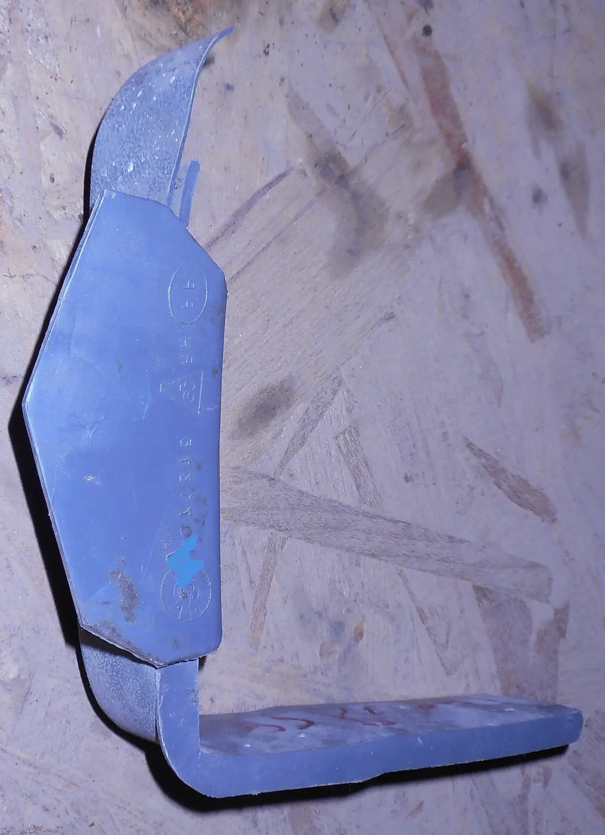 Package Tray End Trim ,Left Used 81-88 G-Body 1