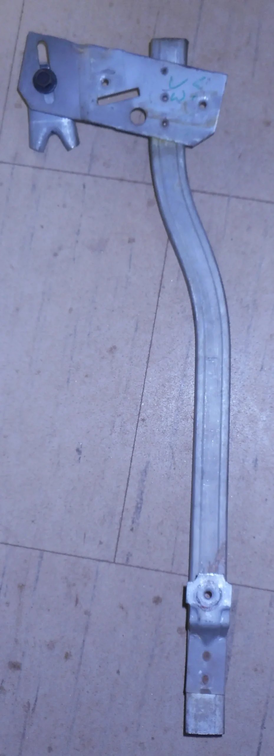 Door Glass Vertical Track ,Left Used 73-77 A-Body 1