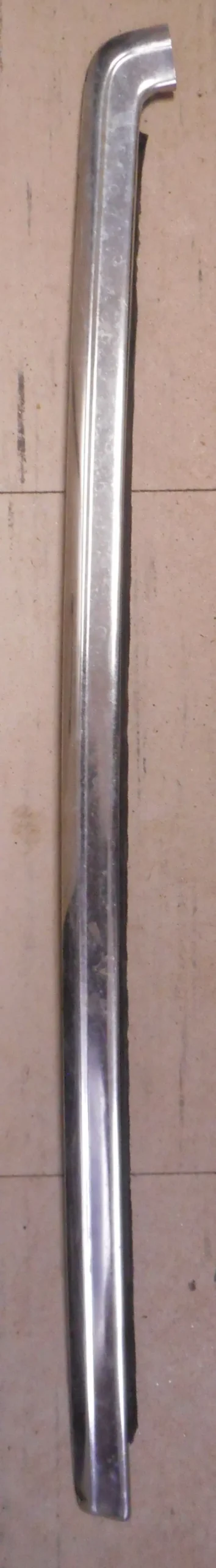 Windshield Molding ,Side Right Used 78-88 G-Body 1