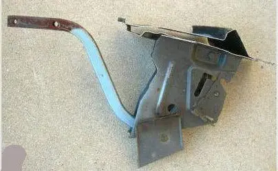 Trunk Lid Hinge ,Right Used 78-83 Malibu Lemans, 82-4 Bonny 1