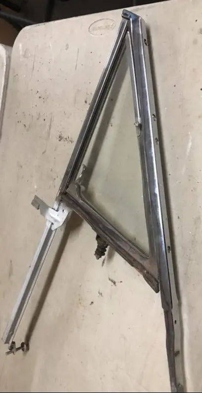 Door Vent Frame, Rh, Ht, 66-7 Nv, 2 Dr Hdt, Chrome, No Glass, Used 1