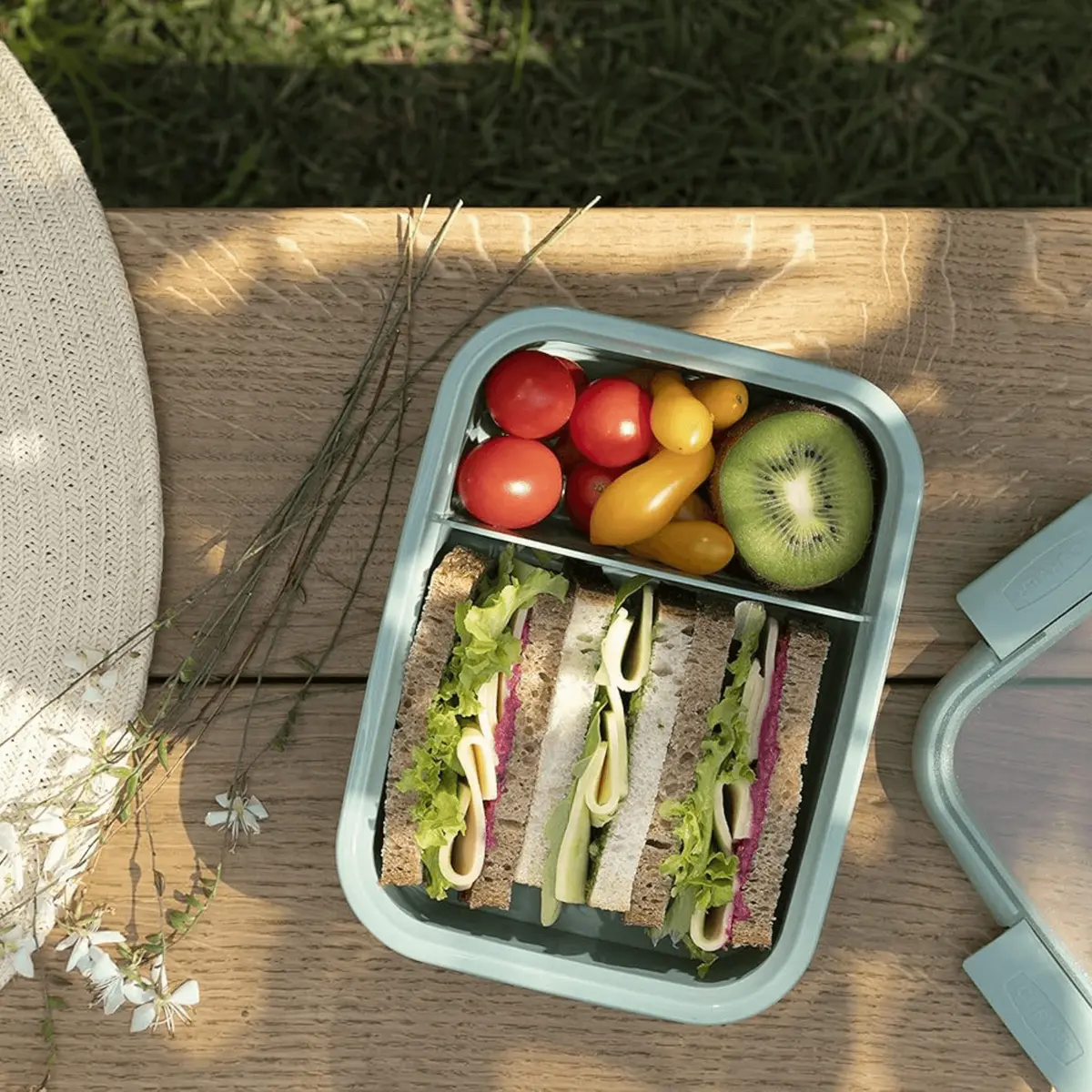 Curver Lunch To Go Dual Food Storage Container 2 Sections 0.9L 1