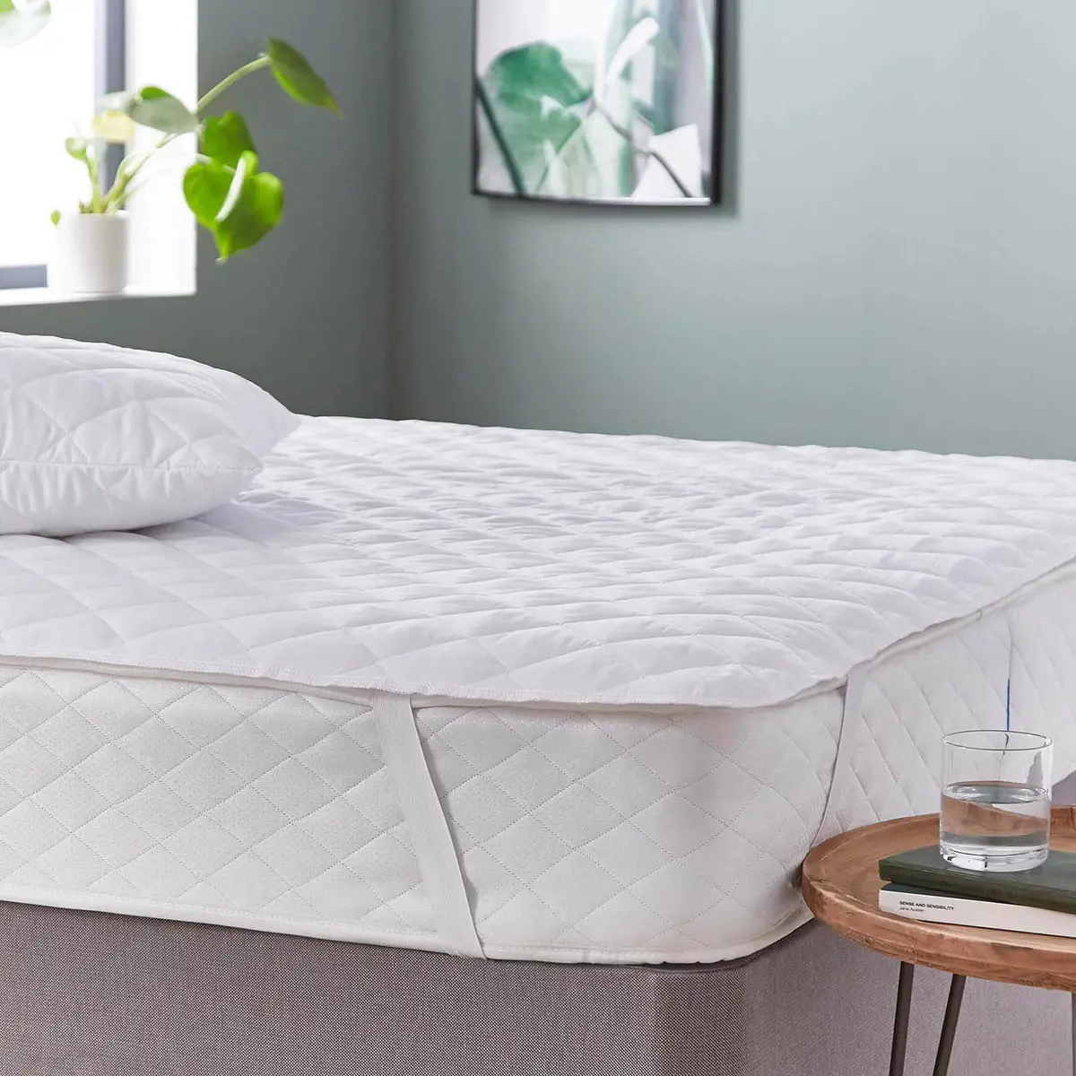 Silentnight Anti Allergy Mattress Protector Easy Fit Straps 1