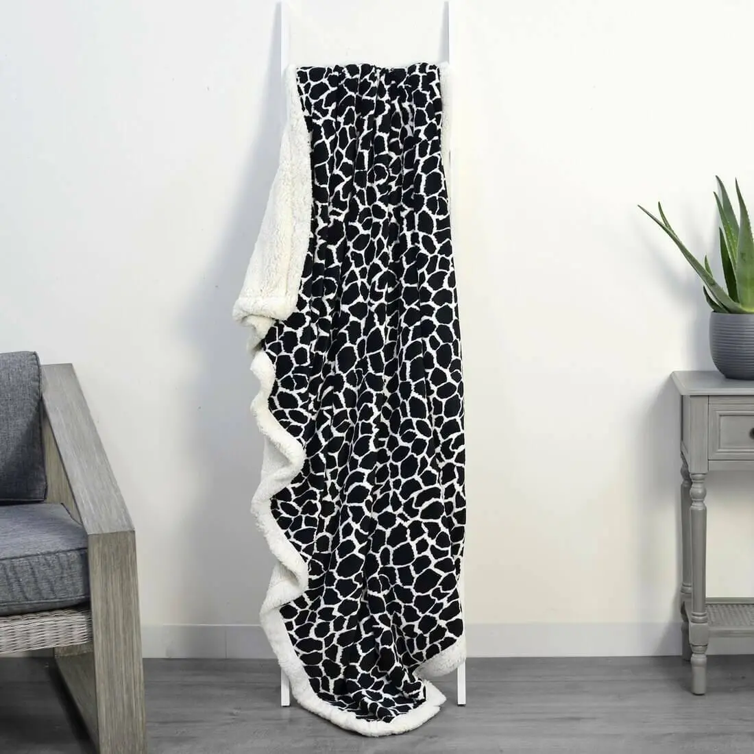 Animal Print Fleece Blanket With Sherpa Trim 2 Sizes 2