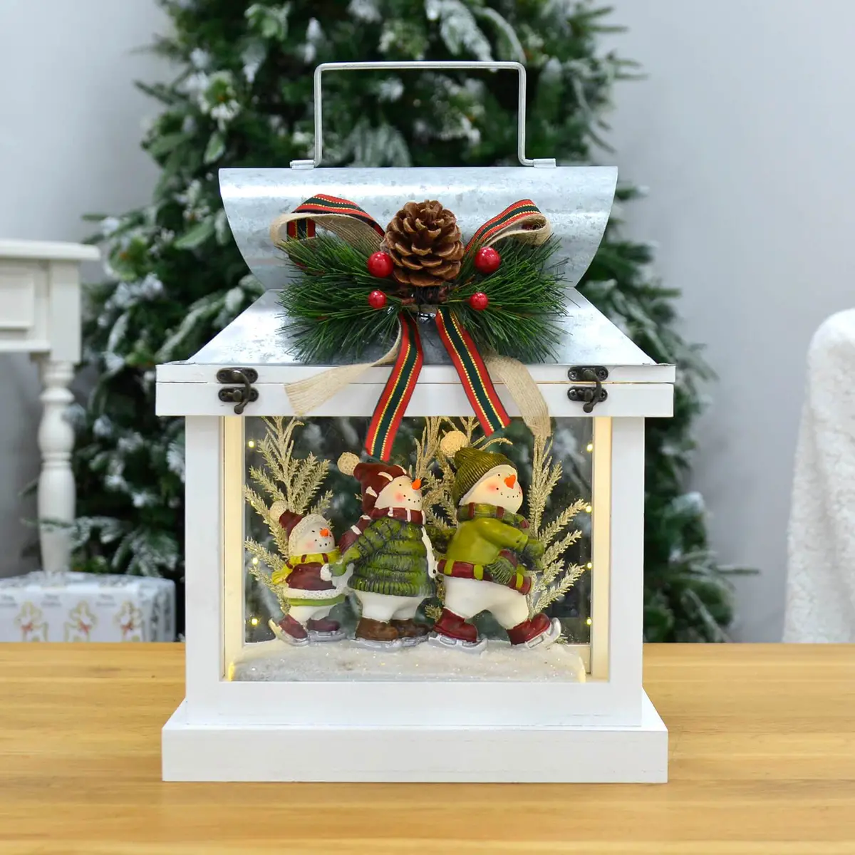 Light Up Christmas Lantern Decoration Snowman Family Scene 1