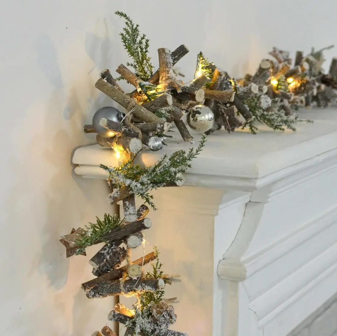 1M Pre-Lit Decorated Wooden Garland Christmas Decoration 1